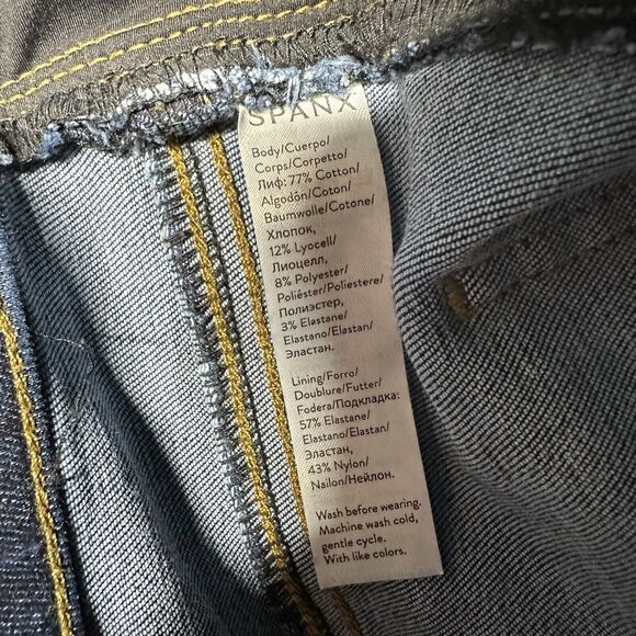 Spanx Cropped Flare Jeans Womens Small Pull On High Rise Stretch Denim Fray EUC - Picture 7 of 12